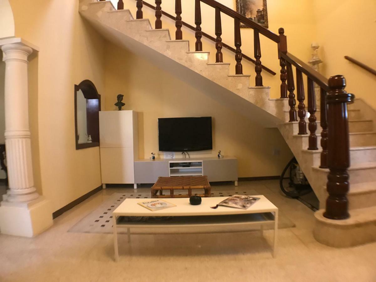 Corner Townhouse 1Km From University Msida Exterior photo