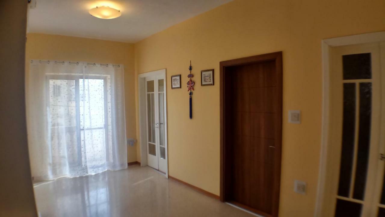 Corner Townhouse 1Km From University Msida Exterior photo